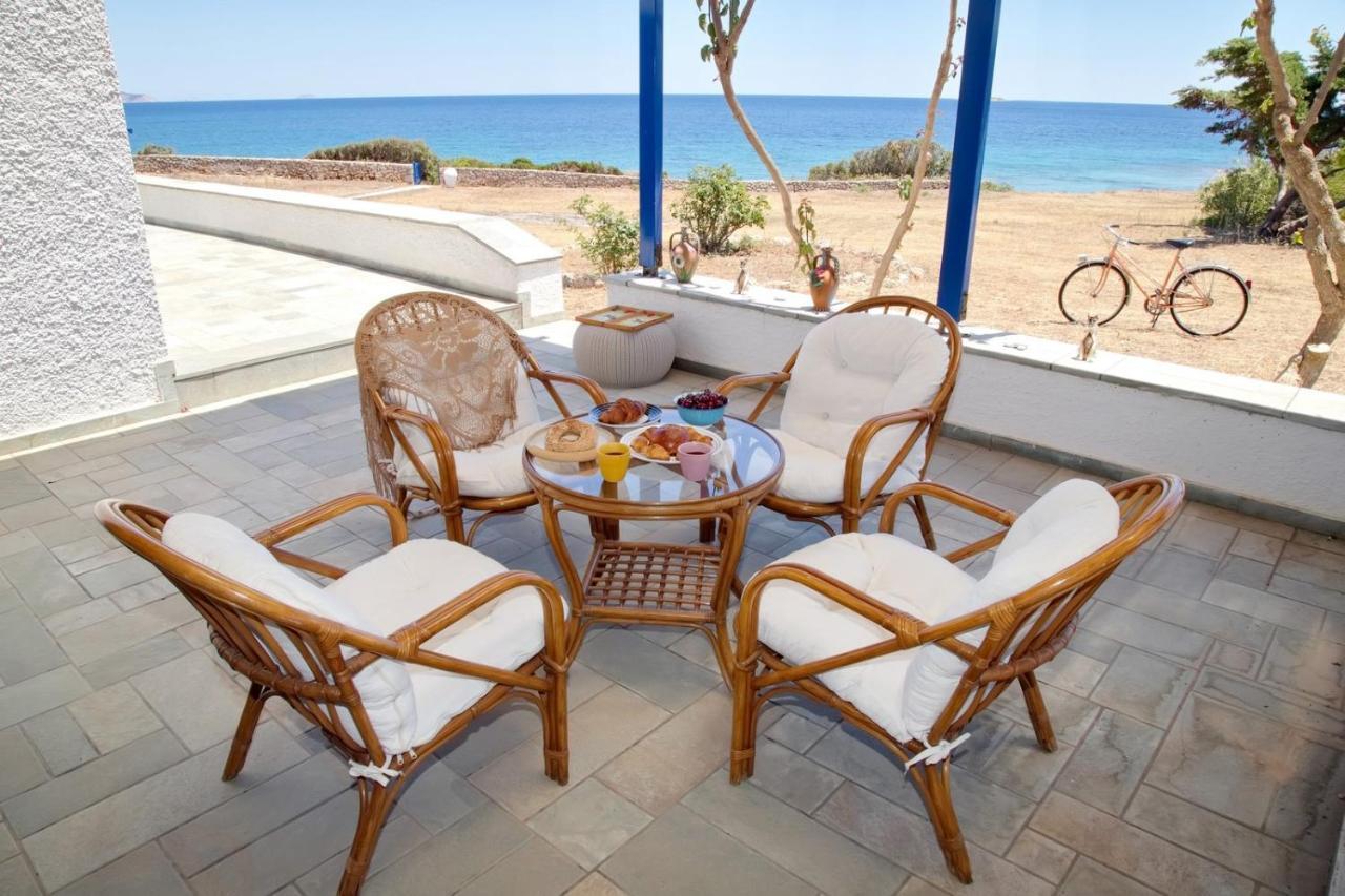 Aroura Homes 4Br Beachfront Villa 스페체스 외부 사진
