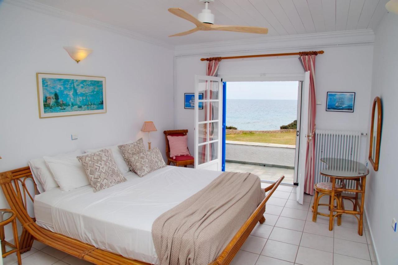 Aroura Homes 4Br Beachfront Villa 스페체스 외부 사진