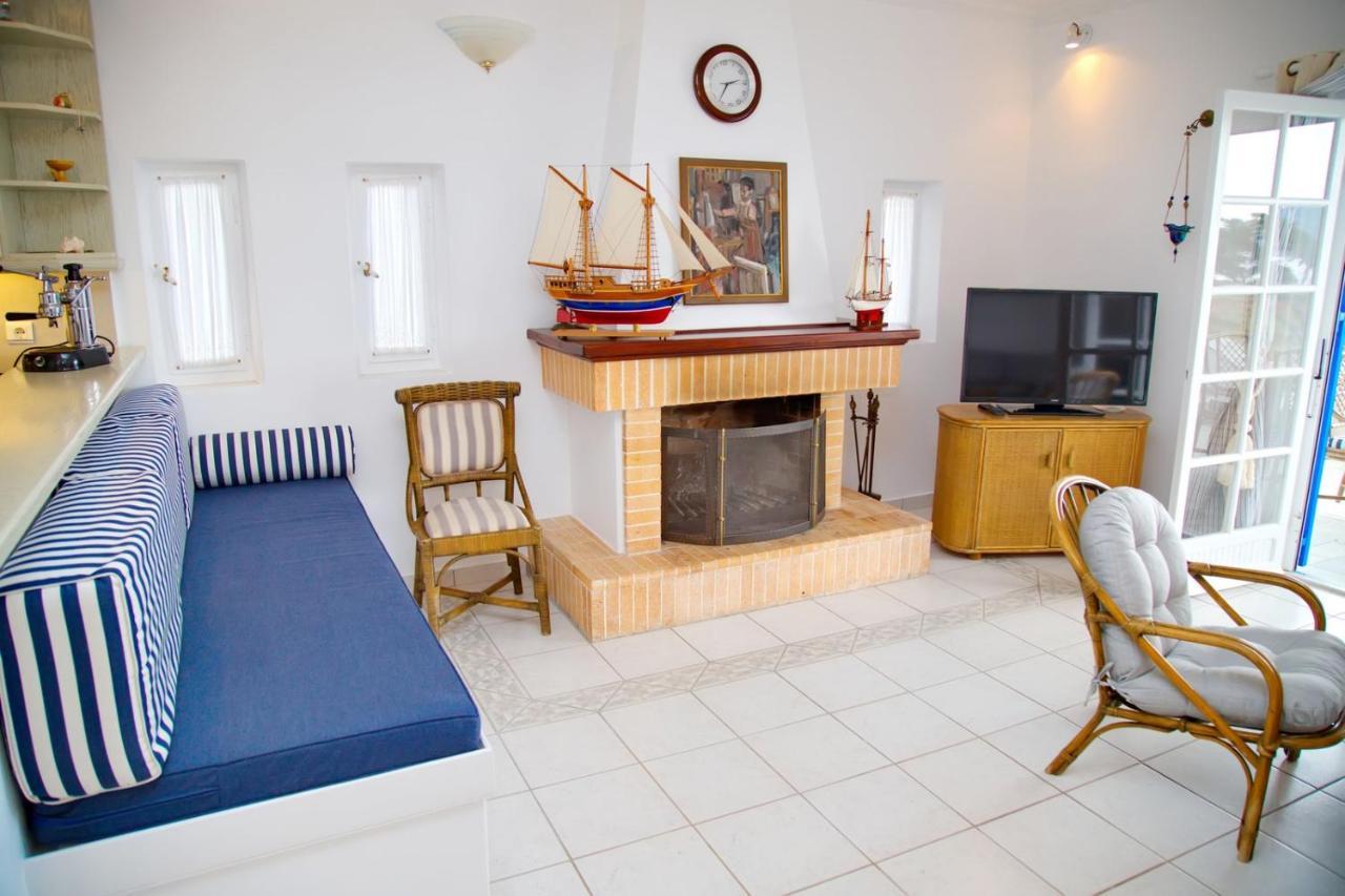 Aroura Homes 4Br Beachfront Villa 스페체스 외부 사진