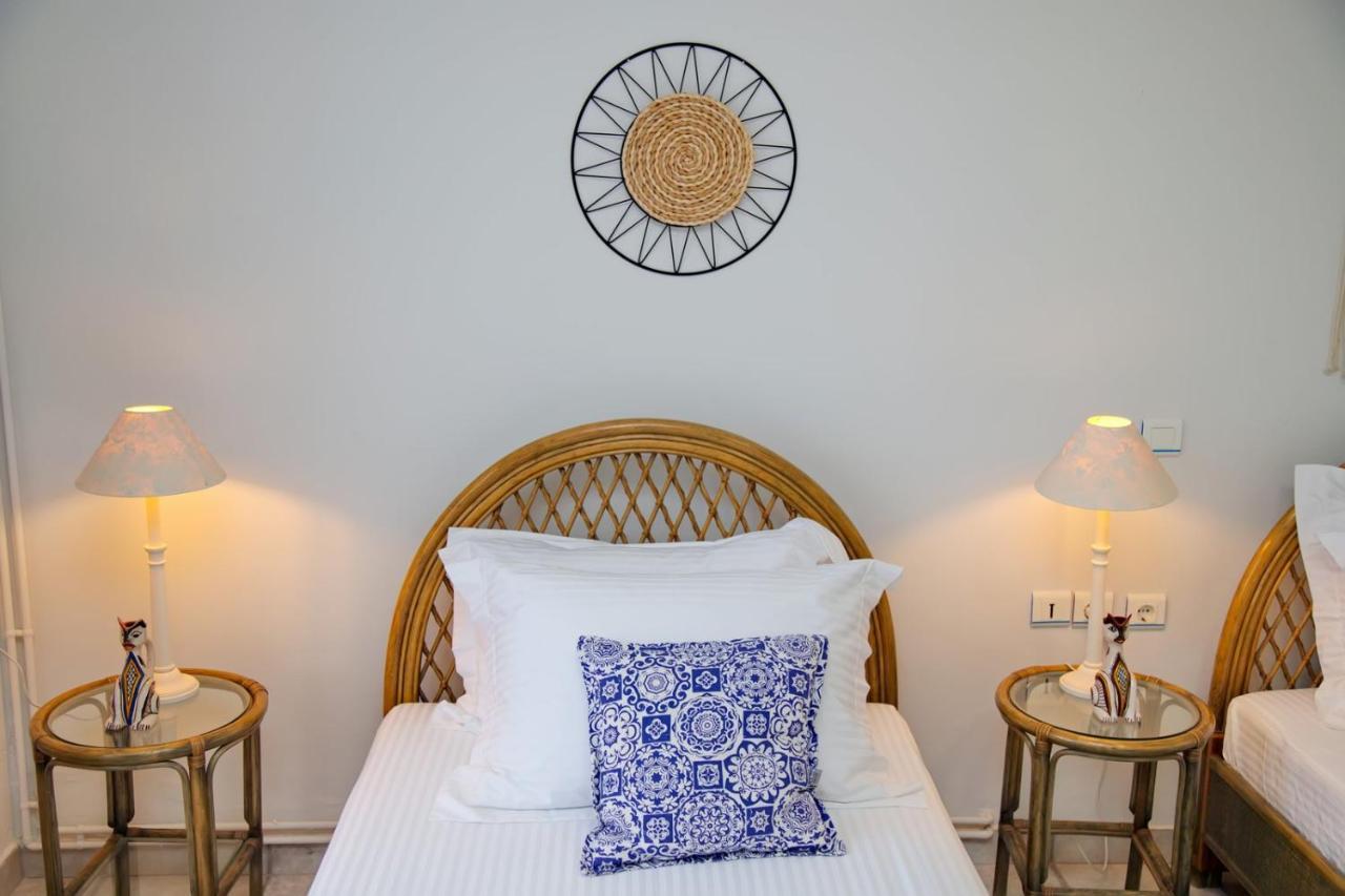 Aroura Homes 4Br Beachfront Villa 스페체스 외부 사진