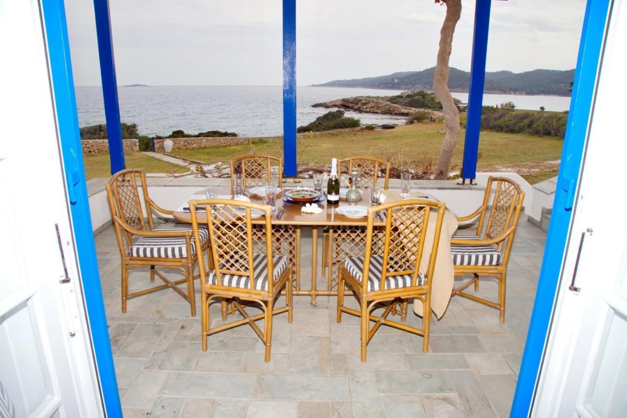 Aroura Homes 4Br Beachfront Villa 스페체스 외부 사진