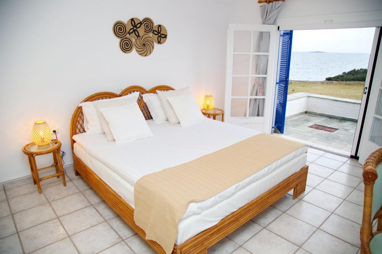 Aroura Homes 4Br Beachfront Villa 스페체스 외부 사진
