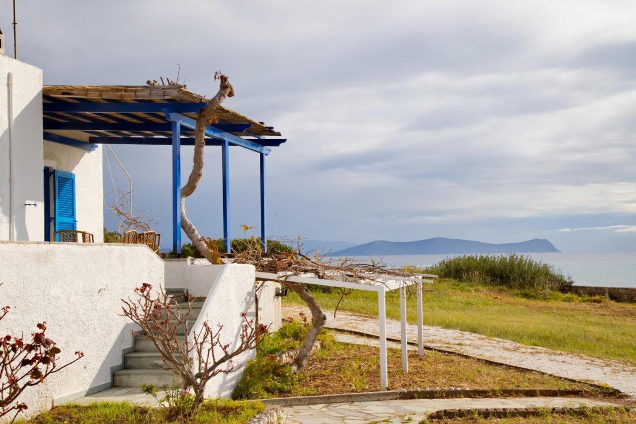 Aroura Homes 4Br Beachfront Villa 스페체스 외부 사진