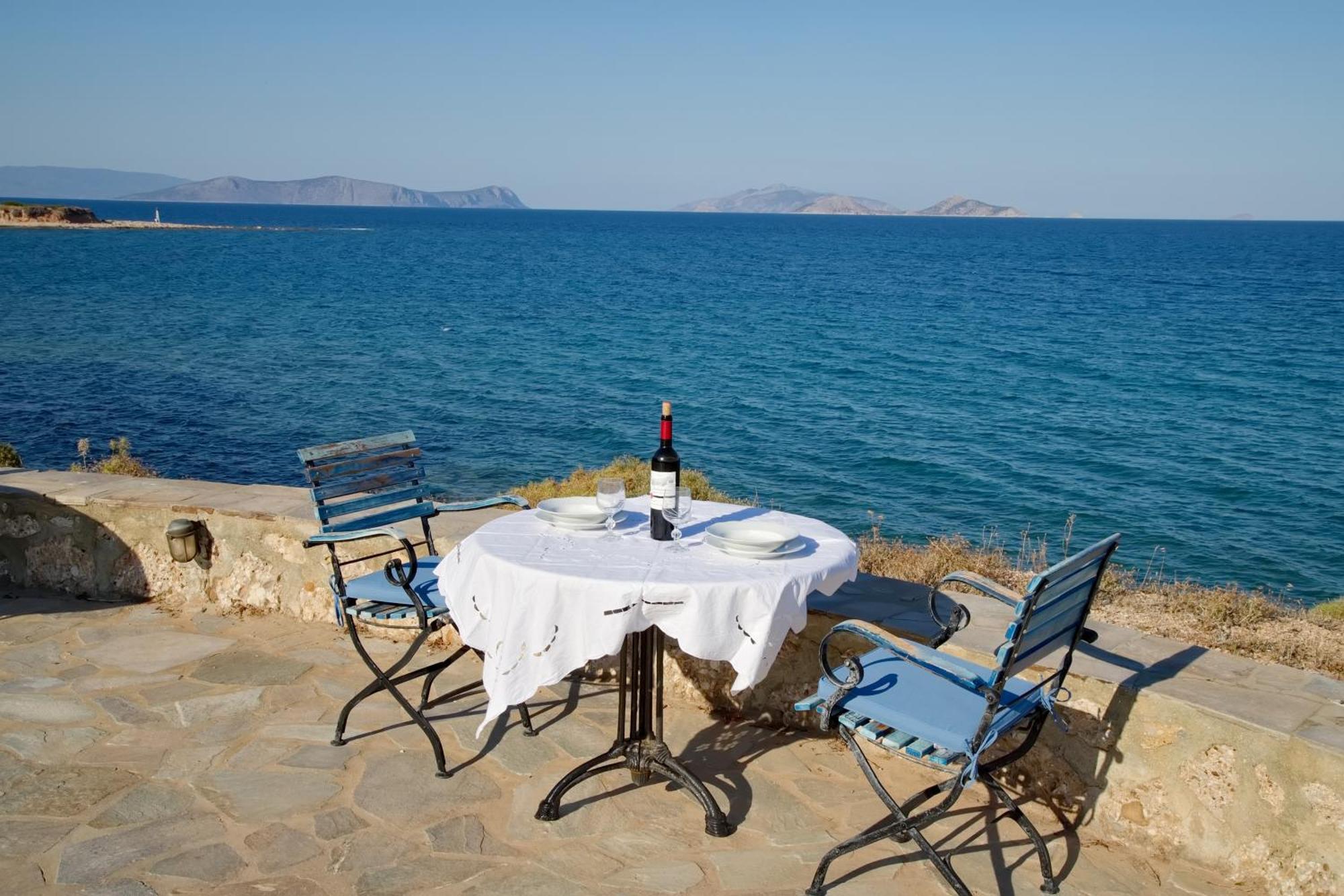 Aroura Homes 4Br Beachfront Villa 스페체스 외부 사진