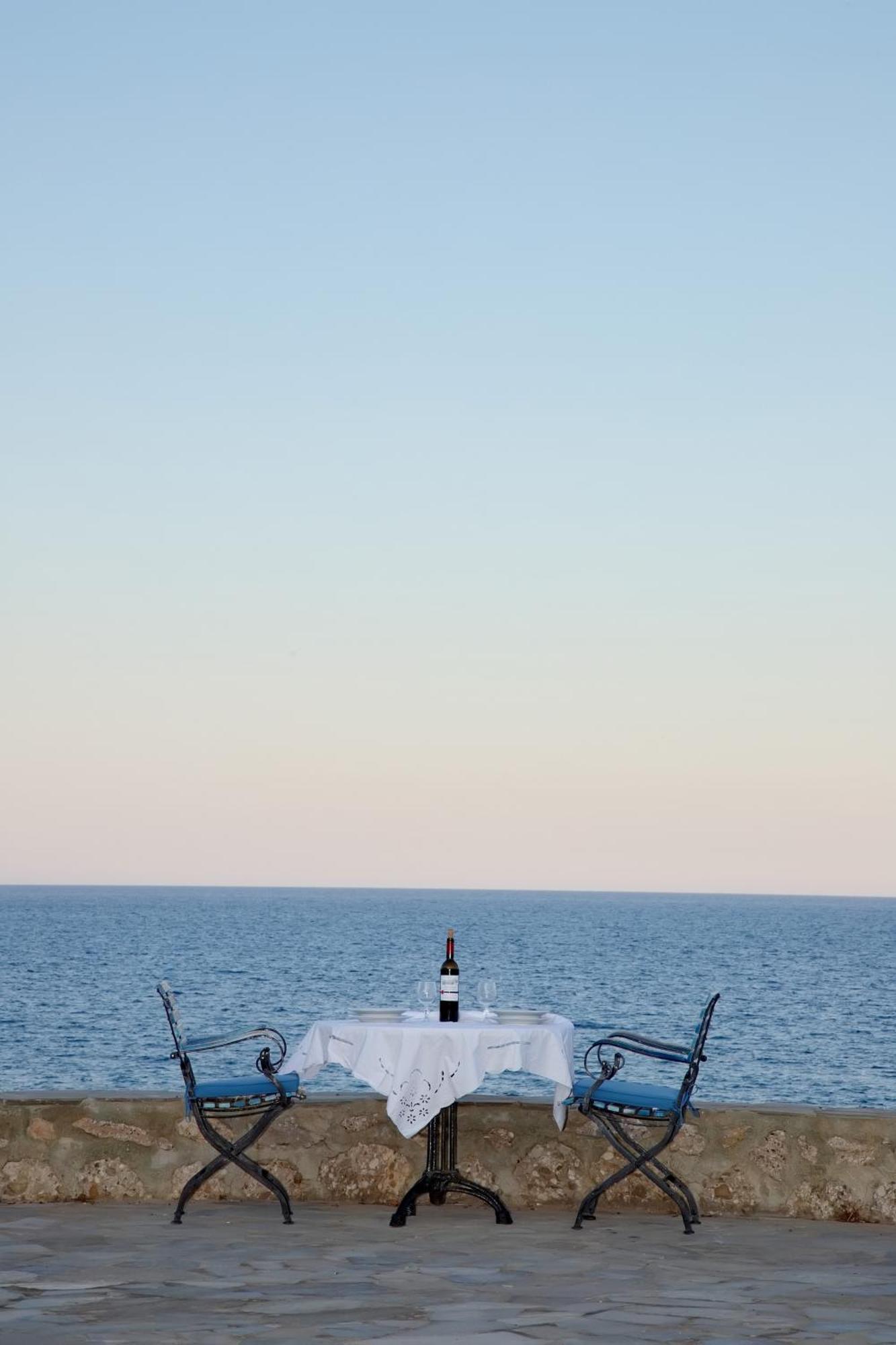 Aroura Homes 4Br Beachfront Villa 스페체스 외부 사진