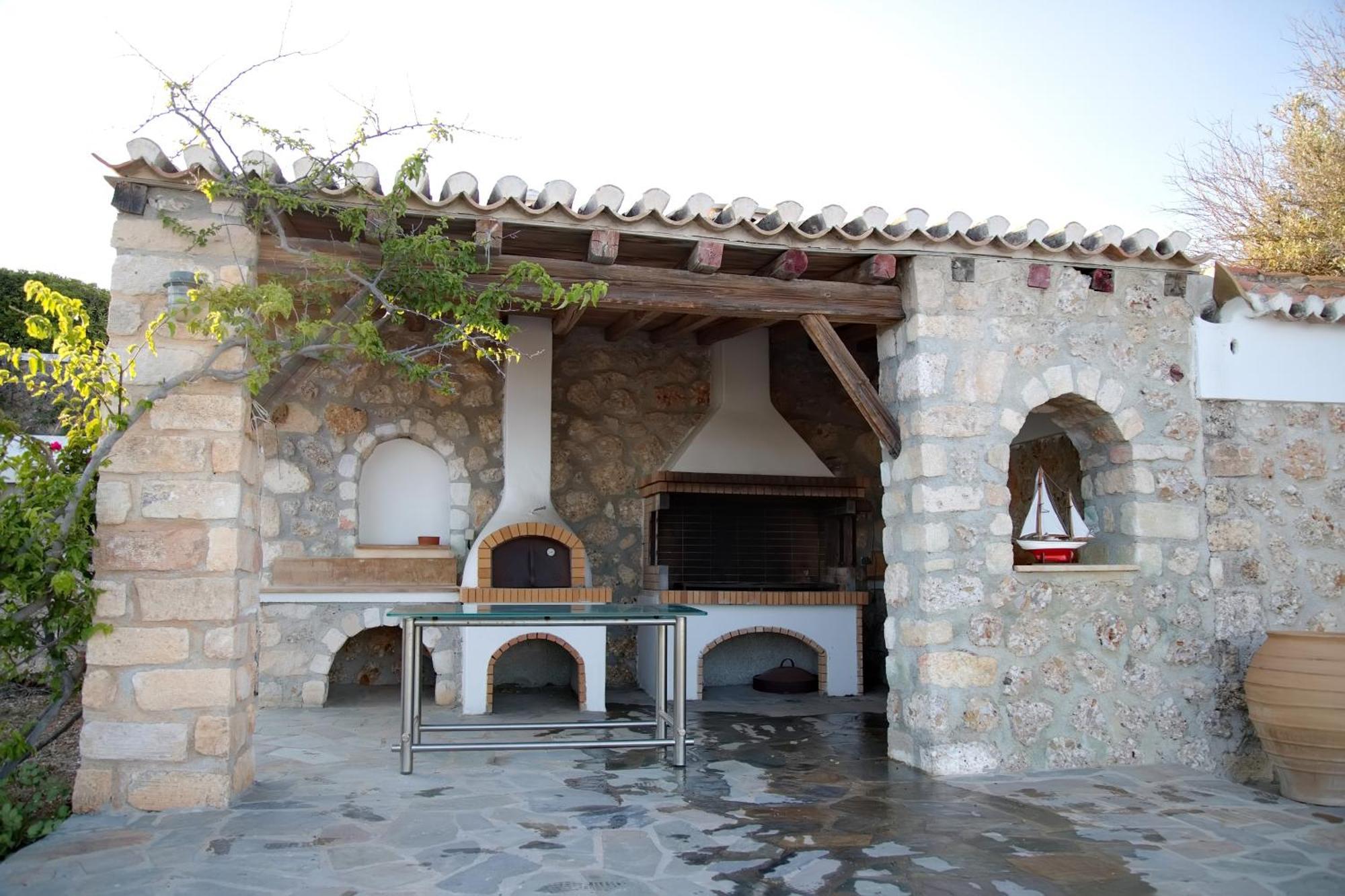 Aroura Homes 4Br Beachfront Villa 스페체스 외부 사진